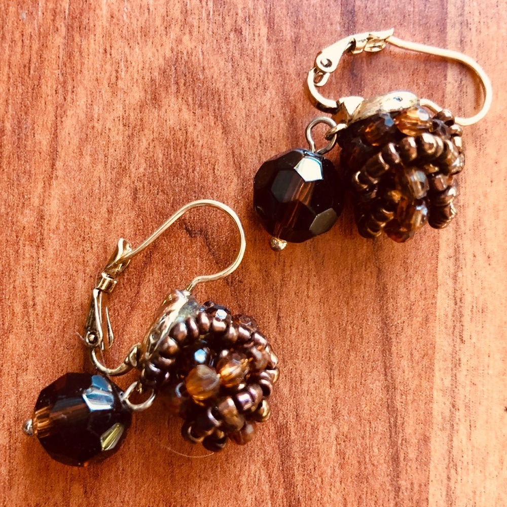 VTG BOHO Brown beaded earrings